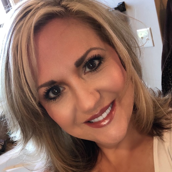 Posh - Picture 4 of 4